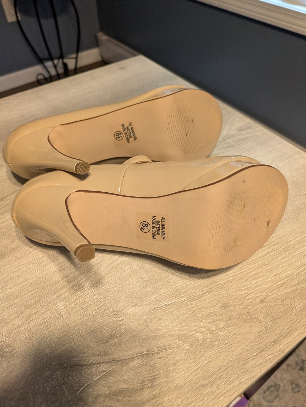 Classic Nude Mary Jane High Heels - Picture 5 of 7